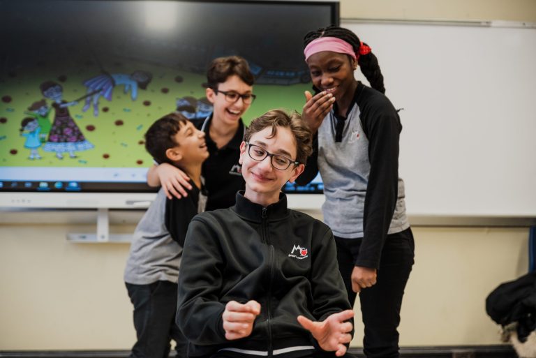 Réussir l’intégration grâce au théâtre théâtre