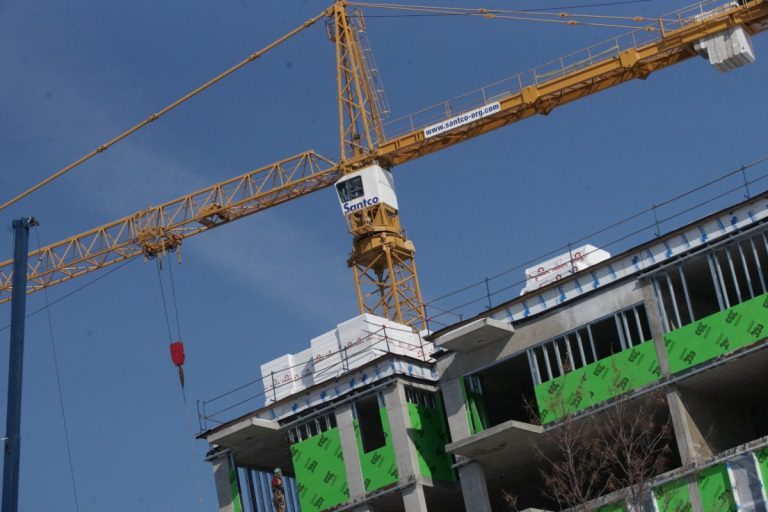 Laval modifie ses règlements en bruit et nuisances travaux construction