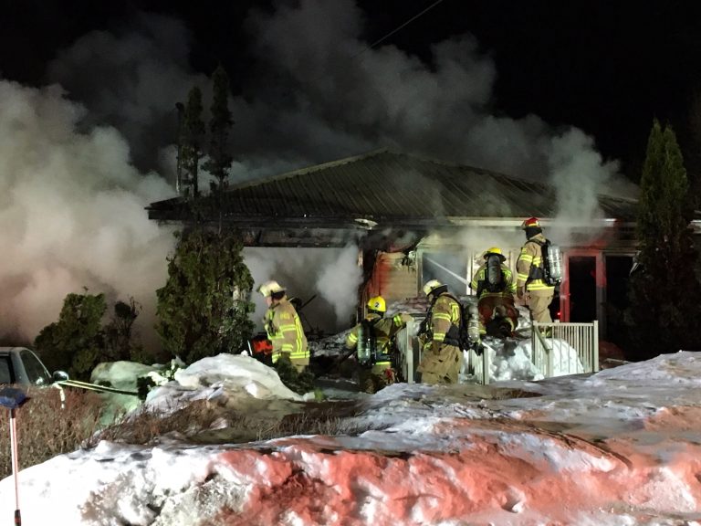 Femme blessée dans un important incendie famille