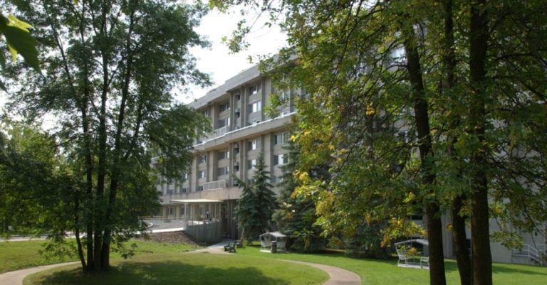 4 morts et plus de 38 cas ébranlent le CHSLD Sainte-Dorothée CHSLD