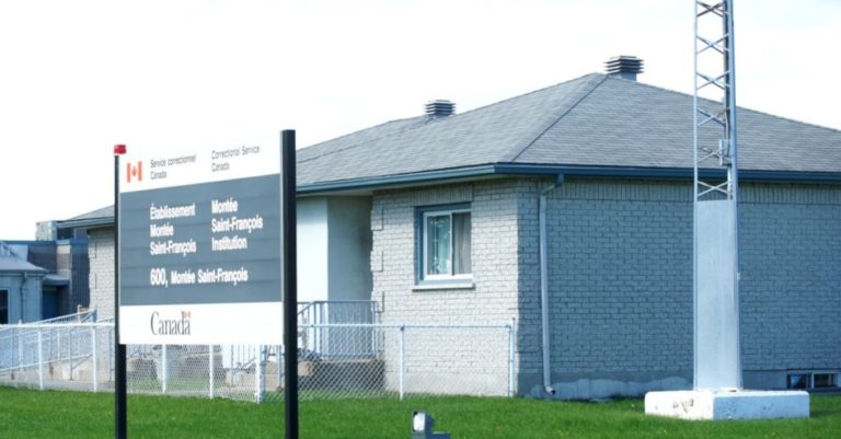 25 détenus déclarés positifs dans des prisons de Laval Leclerc