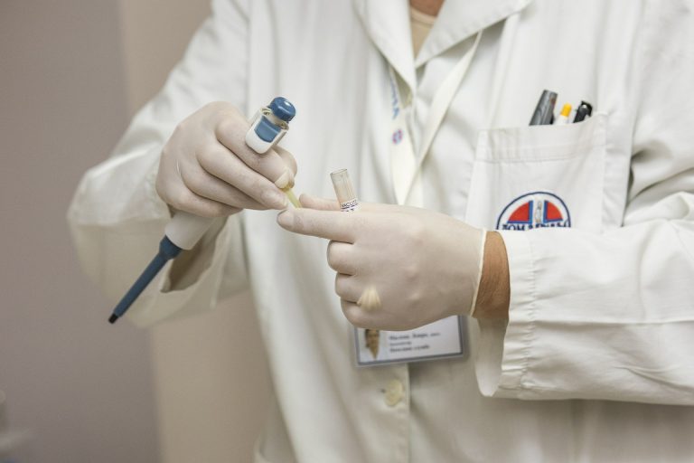 5 solutions pour les CHSLD contre la COVID-19 mesures