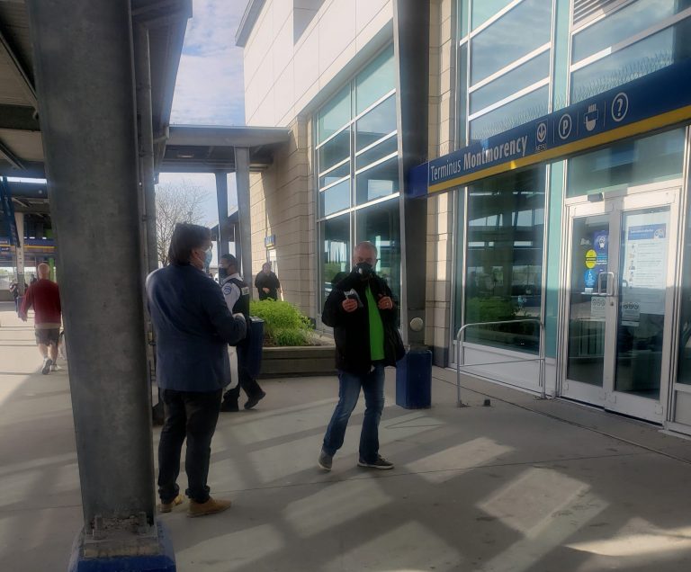 Remise de couvre-visages à partir du 25 mai