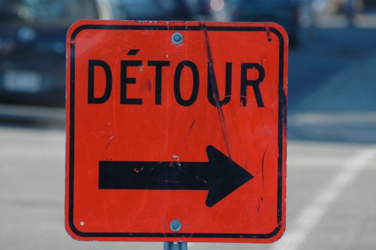 pancarte Détour Laval