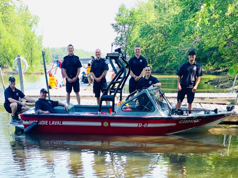 Pompiers À Quai Sainte-Rose
