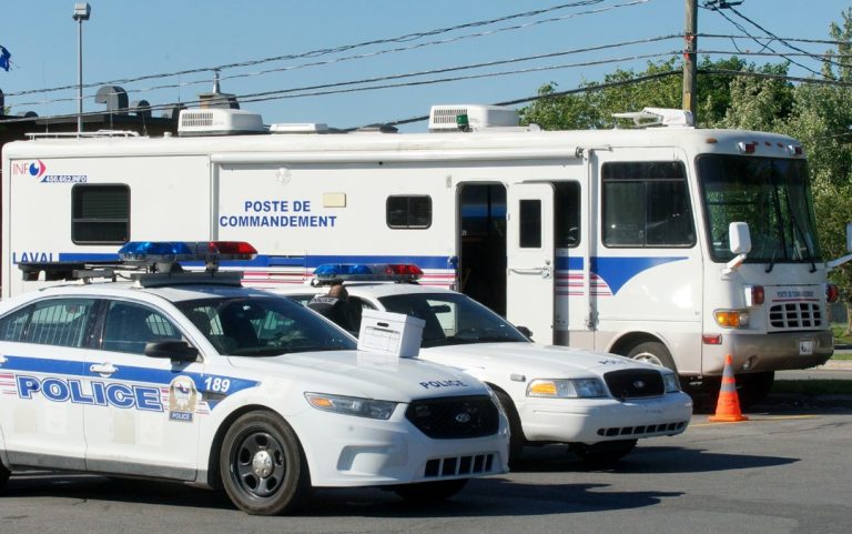 La police cherche des témoins du meurtre dans Vimont Poste de commandement police Laval