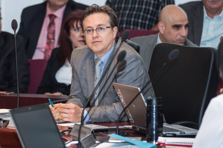 Galati veut un suivi centralisé des recommandations de la vérificatrice générale