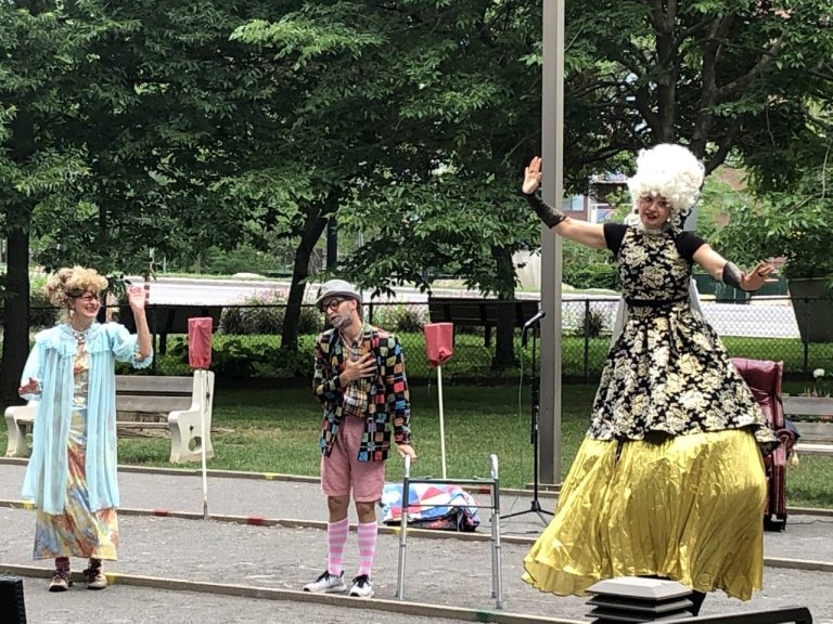 Des spectacles pour les résidents sur leur balcon Spectacles balcon Centrale des artistes