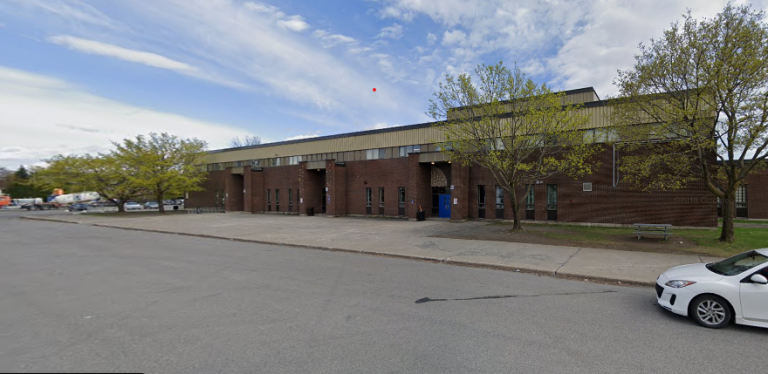 Fuite et évacuation en milieu scolaire dans Sainte-Rose Fuite Centre de formation Métallurgie Laval