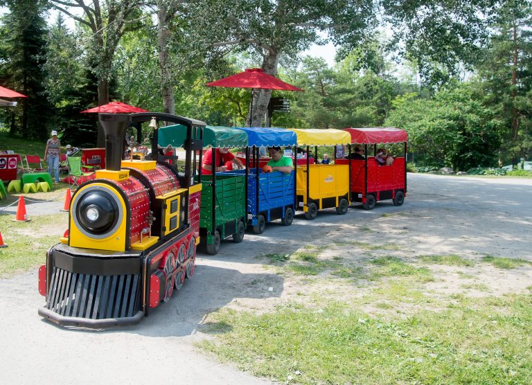 Laval adapte ses services au palier rouge Laval Mesures Zone Rouge