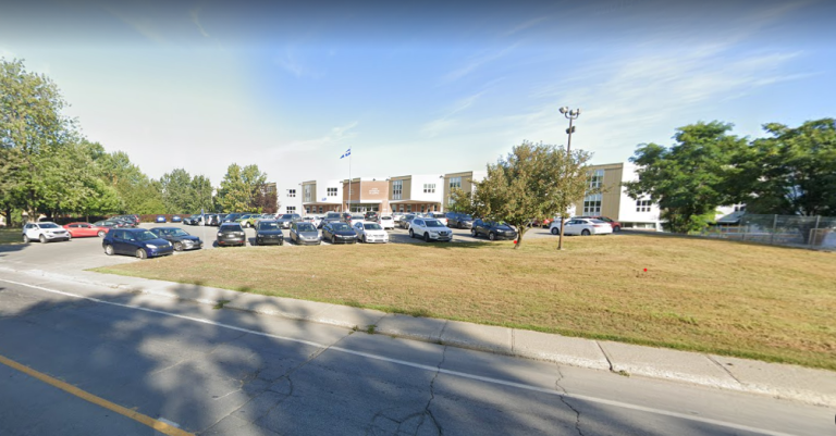 Éclosion de COVID-19 dans une école primaire de Chomedey nouvelle école primaire internationale de Chomedey COVID-19