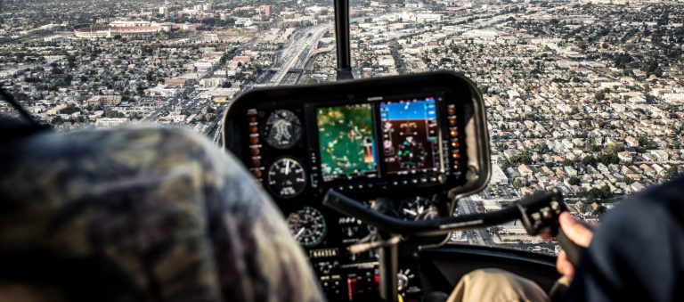 Un hélico pour évaluer la capacité énergétique d’immeubles hélicoptère CRE de Laval portrait énergétique parc immobilier