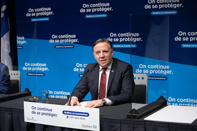 Legault demande d’interdire les vols internationaux non essentiels vols