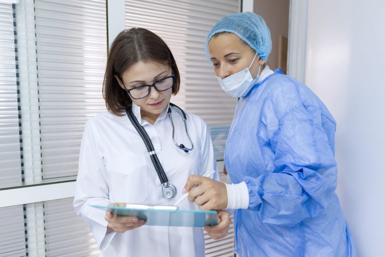 Pharmaciens : rôle augmenté malgré des ressources limitées pharmaciens