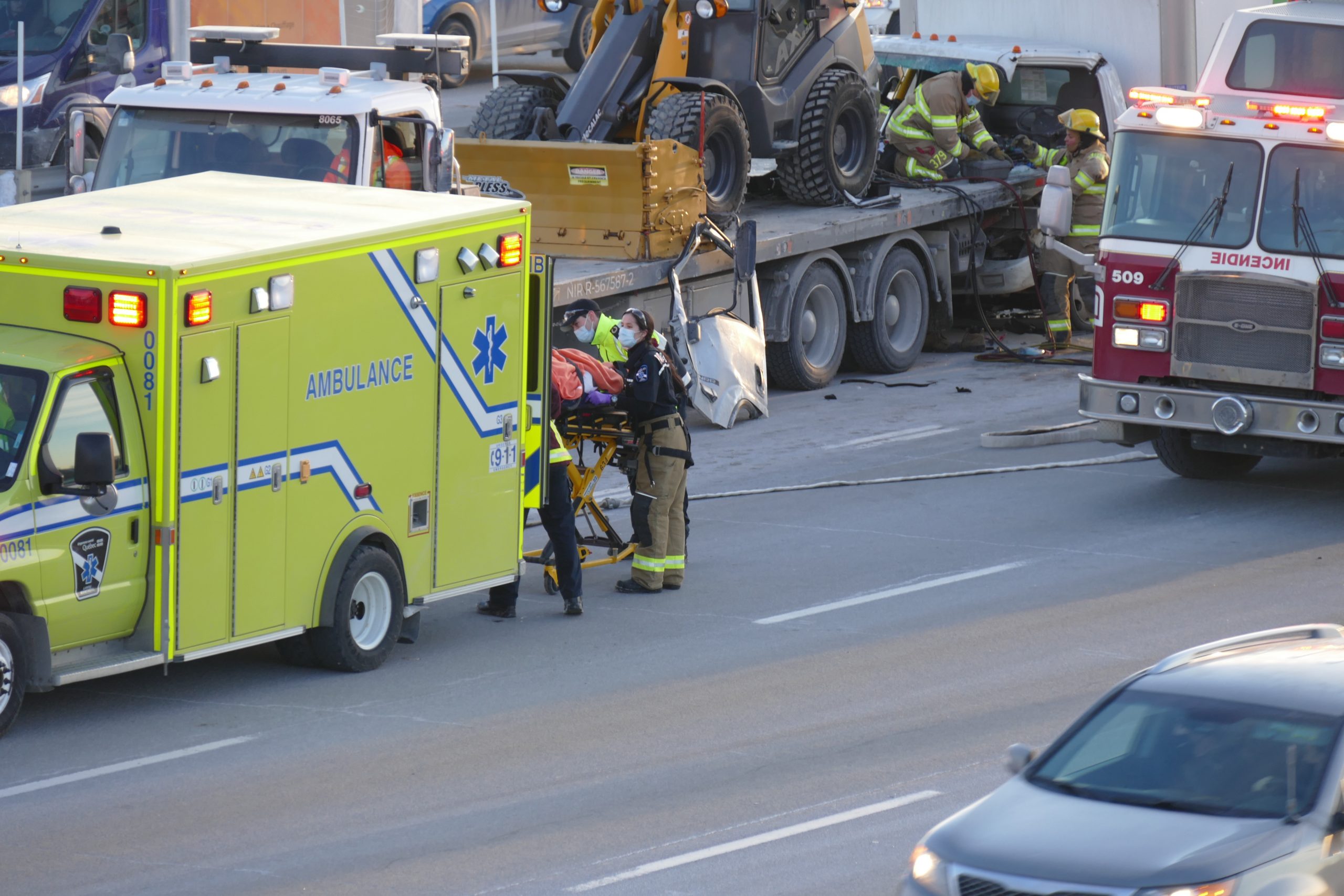 accident collision autoroute 440 camion déménagement semi-remorque