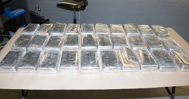 4 arrestations et saisies de 3,9 M$ pour trafic de drogue