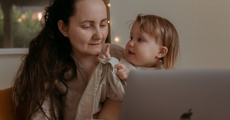 Trousses éducatives pour la valorisation du travail invisible Travail invisible