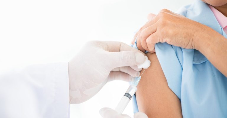 La vaccination débute dans les pharmacies communautaires lavalloises