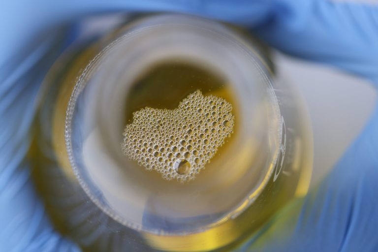 Une nouvelle molécule pour des savons moins polluants