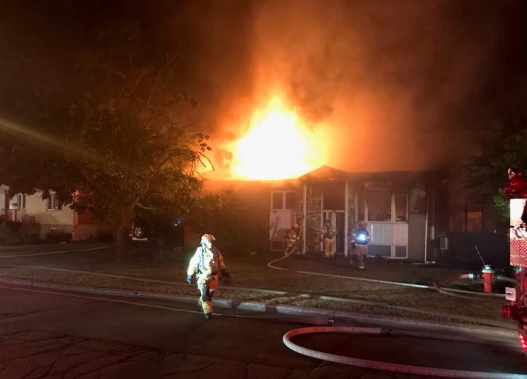 Deux incendies, dont une perte totale, à Chomedey et Vimont Incendie rue André Vimont