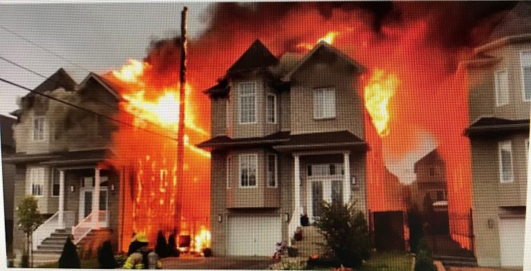 Incendie Foudre rue Sydney Laval Fabreville