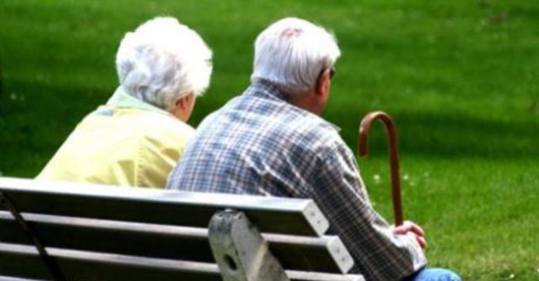 Les aînés de 75 ans et plus recevront 500 $ le mois prochain