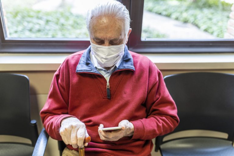 Port du masque obligatoire dans les aires communes des RPA masque