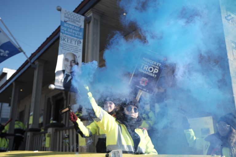 Les paramédicaux manifestent pour une revalorisation salariale paramédicaux