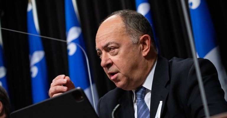 3e dose pour tous d’ici le 21 janvier et retour au travail d’employés infectés