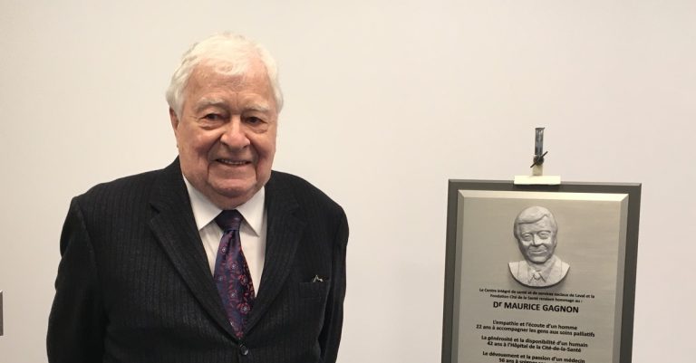 Plaque honorifique aux soins palliatifs pour le Dr Maurice Gagnon Gagnon