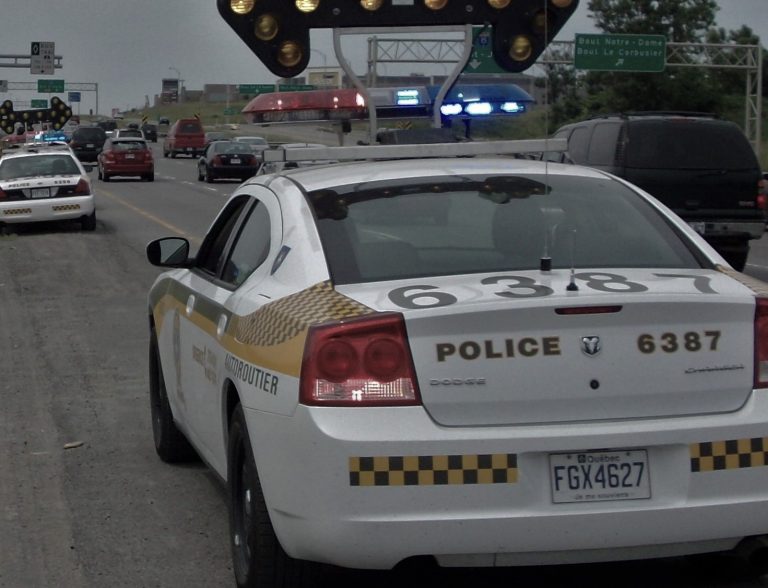 Lavalloise arrêtée à 238km/h sur l’autoroute 15! Lavalloise arrêtée grand excès de vitesse SQ Sûreté du Québec