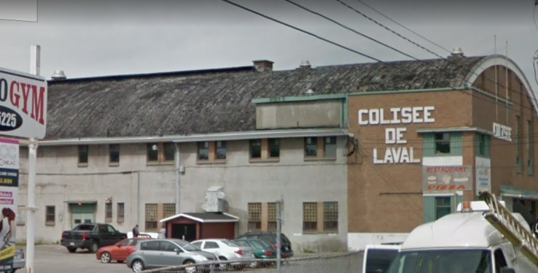 Hockeyeur sauvé in extremis au Colisée de Laval police pompiers sauvetage hockyeur arrêt cardiaque Colisée Laval