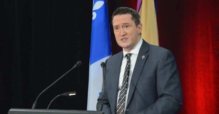 Lancement d’un nouveau camion de livraison 100 % électrique à Laval camion 100 % électrique