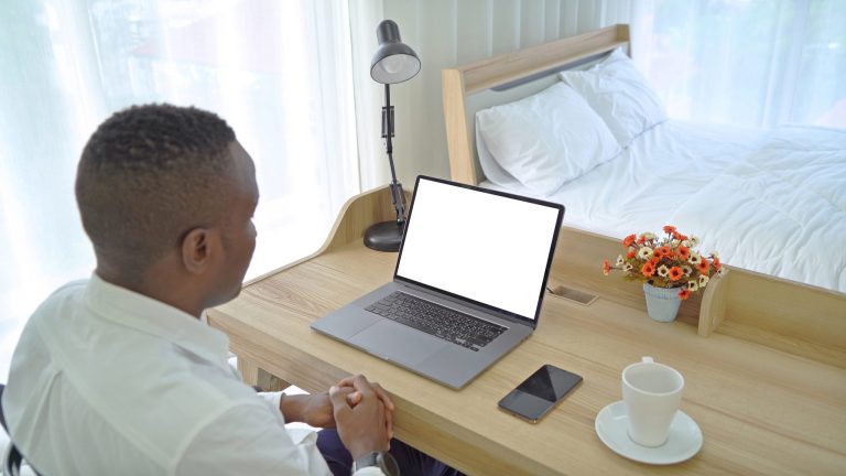 médium marabout africain voyant fraude Internet site web