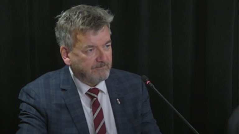 «Des dépenses en forte hausse et des projets au ralenti» – Parti Laval Parti Laval