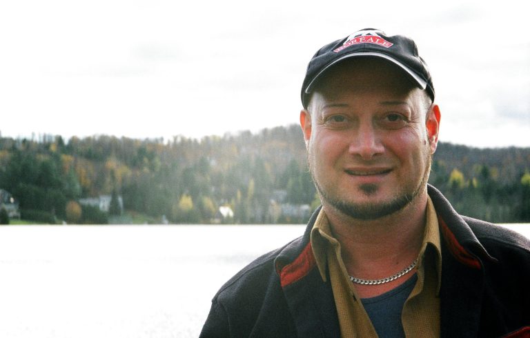 Un enseignant de Laval écrit pour l’Ukraine Écrire